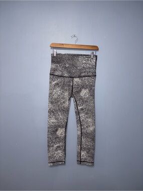 Lululemon | Gray Printed Leggings | Size 10